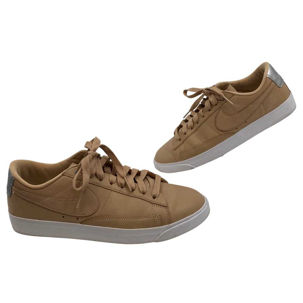 Nike Tan Leather Lace-Up Sneakers | Size 8.5